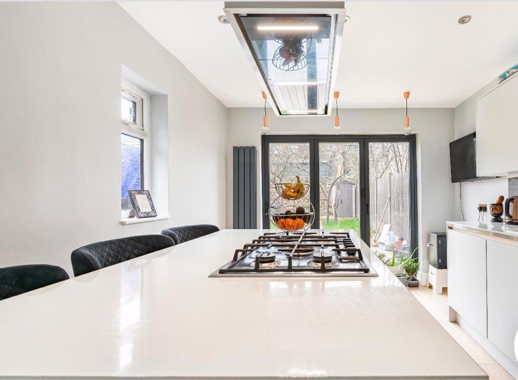 Cozy Private Room Лондон Екстериор снимка